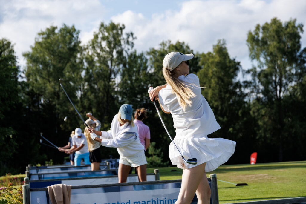 MEELELAHUTUSLIK GOLFITUTVUSTUS 20-le